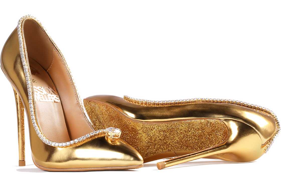 Jada Dubai Passion Diamond Stilettos on a white background Jada Dubai Passion Diamond Stilettos on a white background