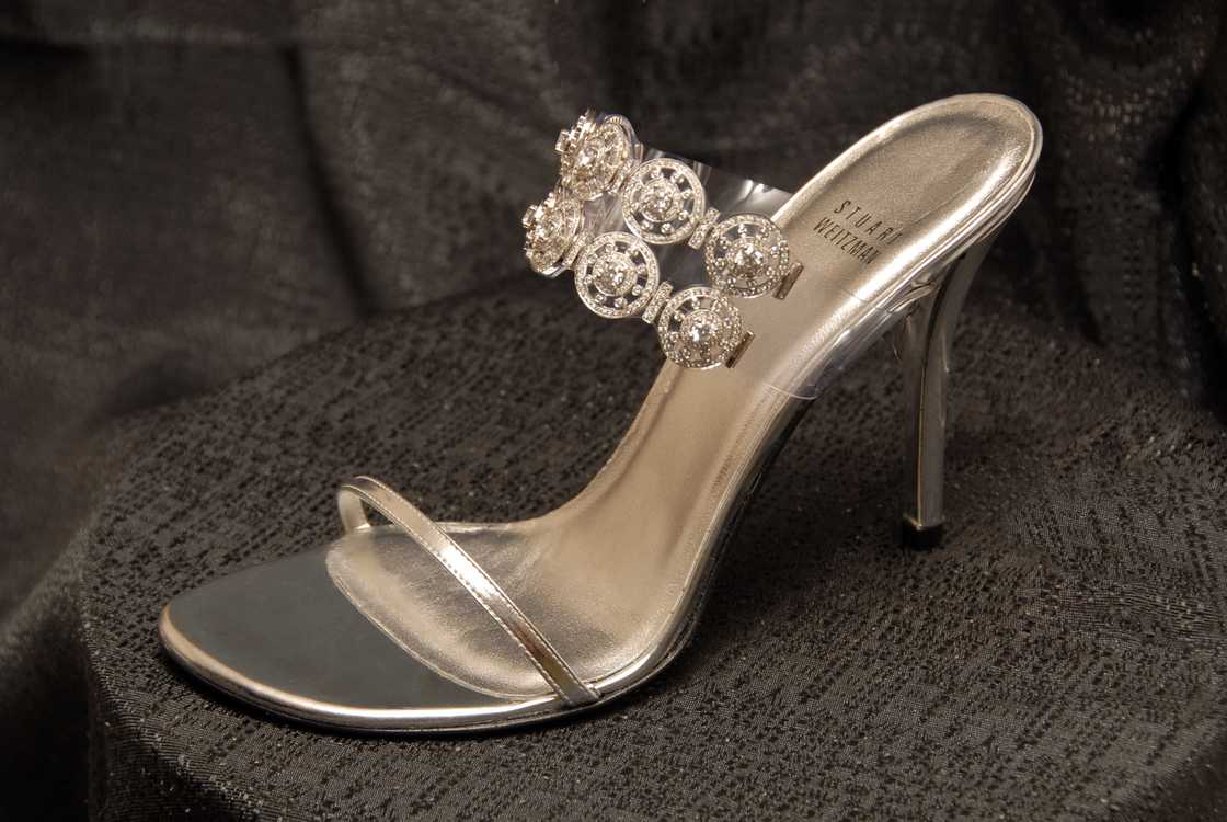 Stuart Weitzman's $500,000 30-carat Diamond Dream Shoes to be worn by Anika Noni Rose