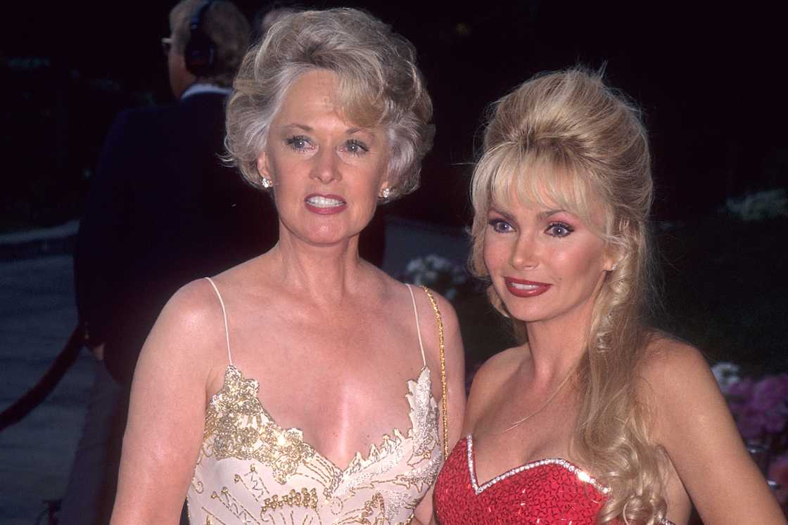 Tippi Hedren (L) and Karen Austin (R) Tippi Hedren (L) and Karen Austin (R)