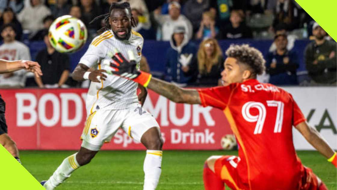 Joseph Painstil scores for LA Galaxy.