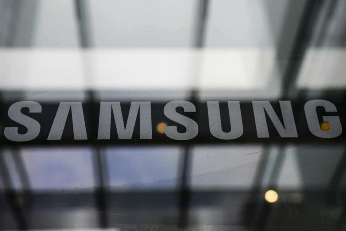 Samsung Electronics on Wednesday reported that operating profits for the second quarter soared $7.5 billion on-year Samsung Electronics on Wednesday reported that operating profits for the second quarter soared $7.5 billion on-year