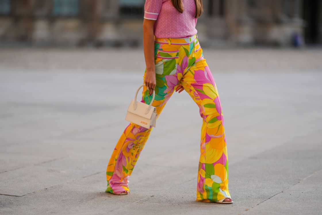 What are bell bottoms What are bell bottoms