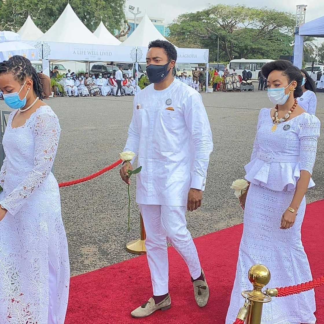 See photos of all of Rawlings 4 children he is leaving behind See photos of all of Rawlings 4 children he is leaving behind