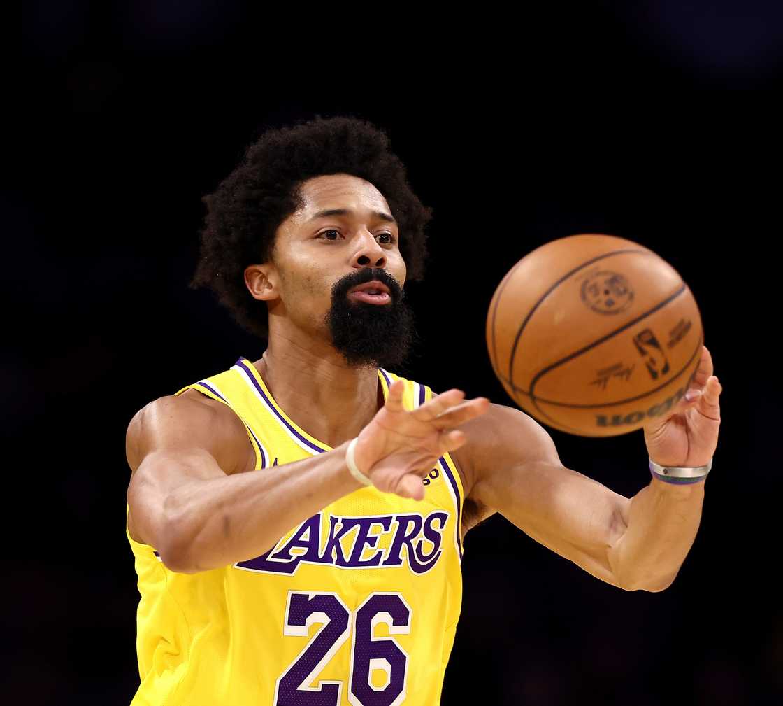 Spencer Dinwiddie passes the ball during the first quarter against the Detroit Pistons Spencer Dinwiddie passes the ball during the first quarter against the Detroit Pistons