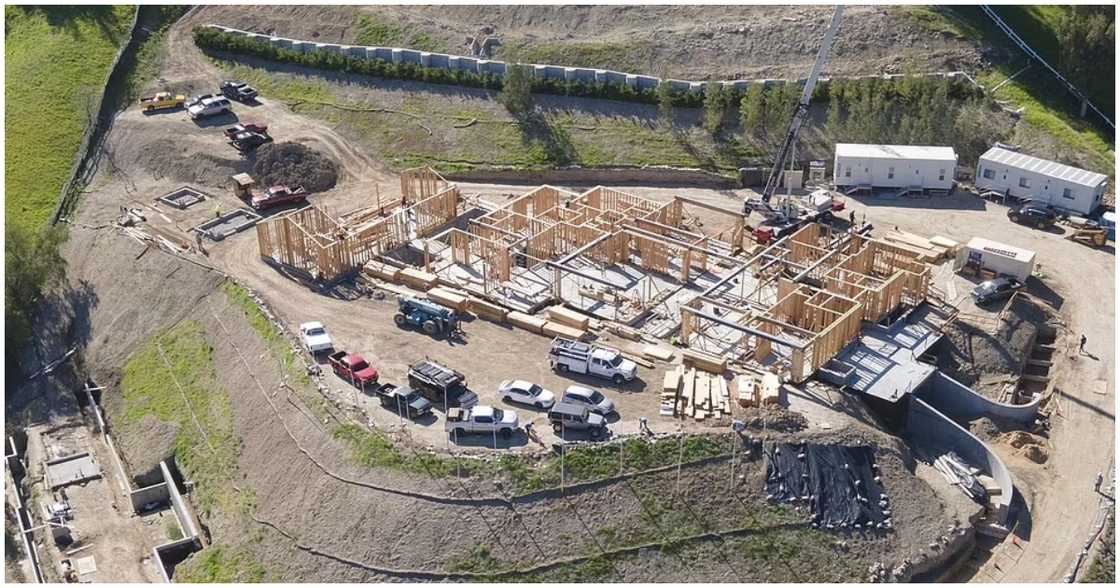 Cars parked at Kylie Jenner's construction site Cars parked at Kylie Jenner's construction site