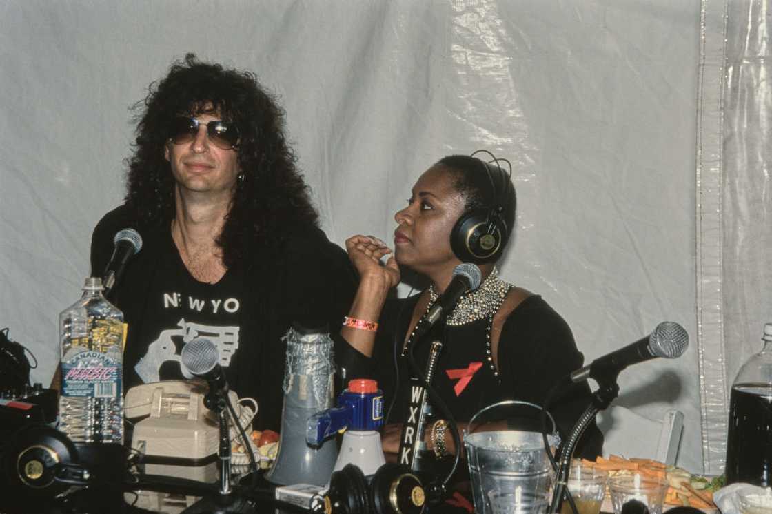 Howard Stern and Robin Quivers during the recording of The Howard Stern Show in NYC in 1995 Howard Stern and Robin Quivers during the recording of The Howard Stern Show in NYC in 1995