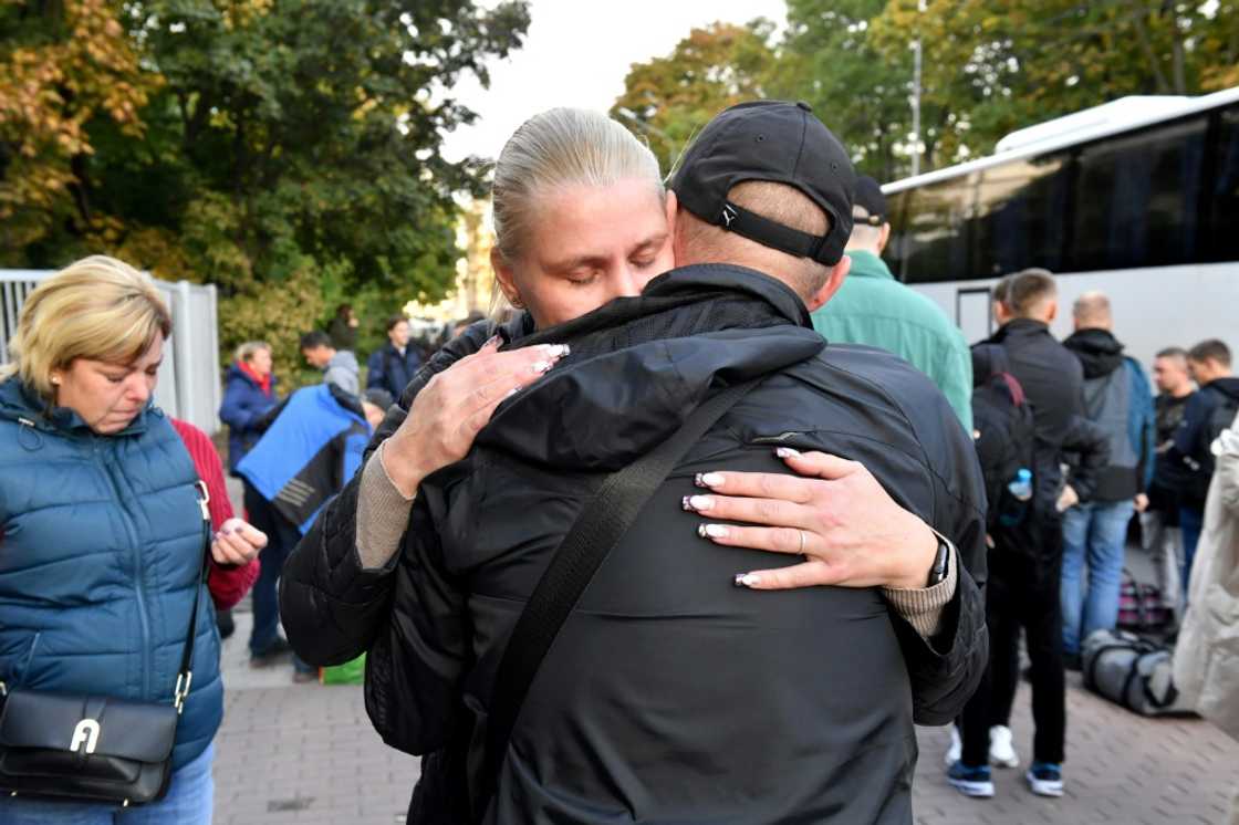 Russian reservists in Saint Petersburg drafted to the army say goodbye to relatives and friends Russian reservists in Saint Petersburg drafted to the army say goodbye to relatives and friends