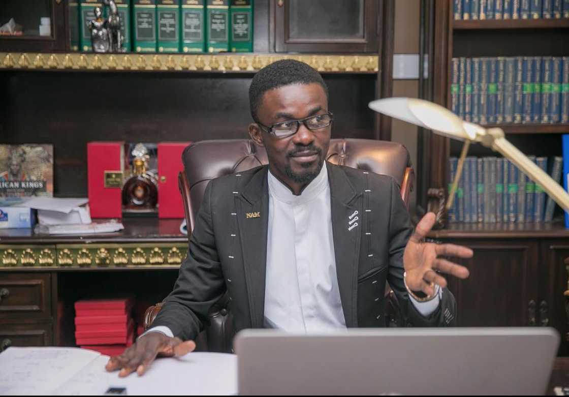 Nana Appiah Mensah: Video of NAM1 Dancing Breaks Hearts; Ghanaians Curse him Nana Appiah Mensah: Video of NAM1 Dancing Breaks Hearts; Ghanaians Curse him