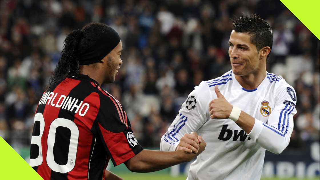 Ronaldo and Ronaldinho in a UEFA Champions League fixture