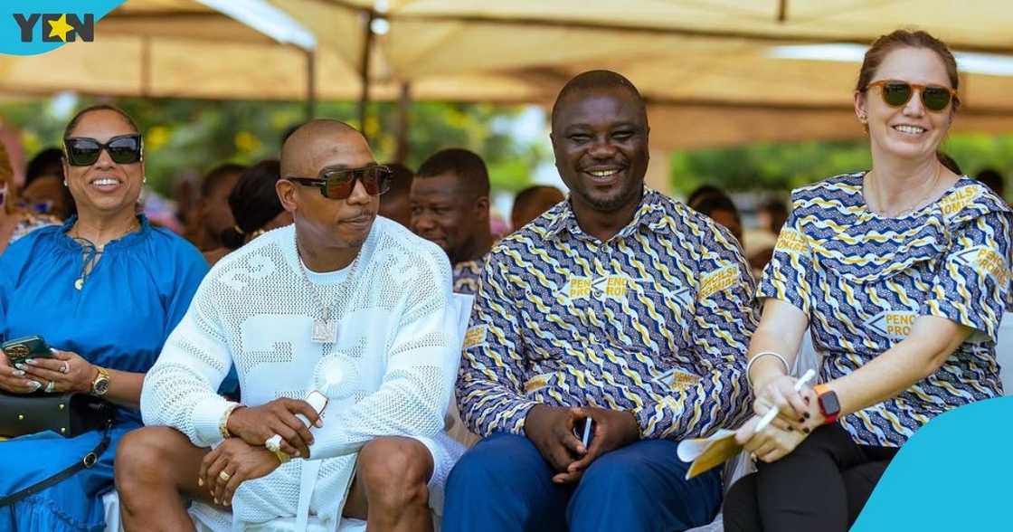 Vida Adutwumwaa, Ja Rule, American rapper, 6-unit classroom, Stonebwoy's PR. Vida Adutwumwaa, Ja Rule, American rapper, 6-unit classroom, Stonebwoy's PR.