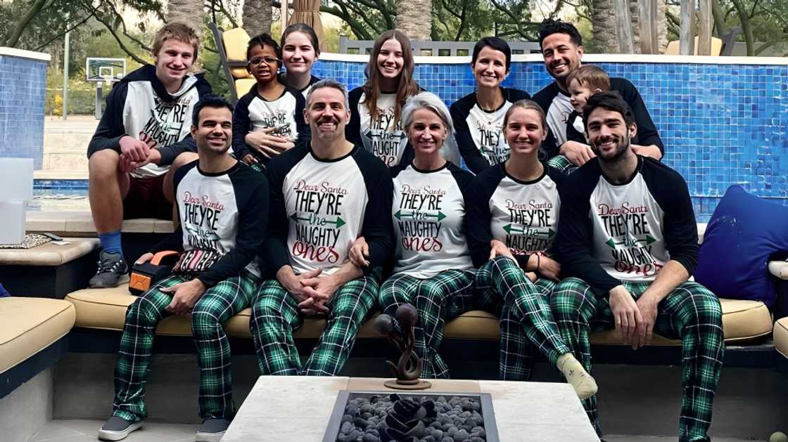 Kurt Warner's family wearing matching pajamas' Kurt Warner's family wearing matching pajamas'