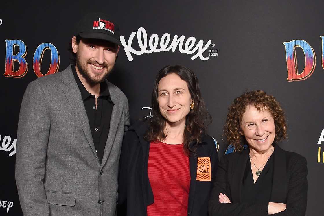 Grace Fan DeVito Grace Fan DeVito