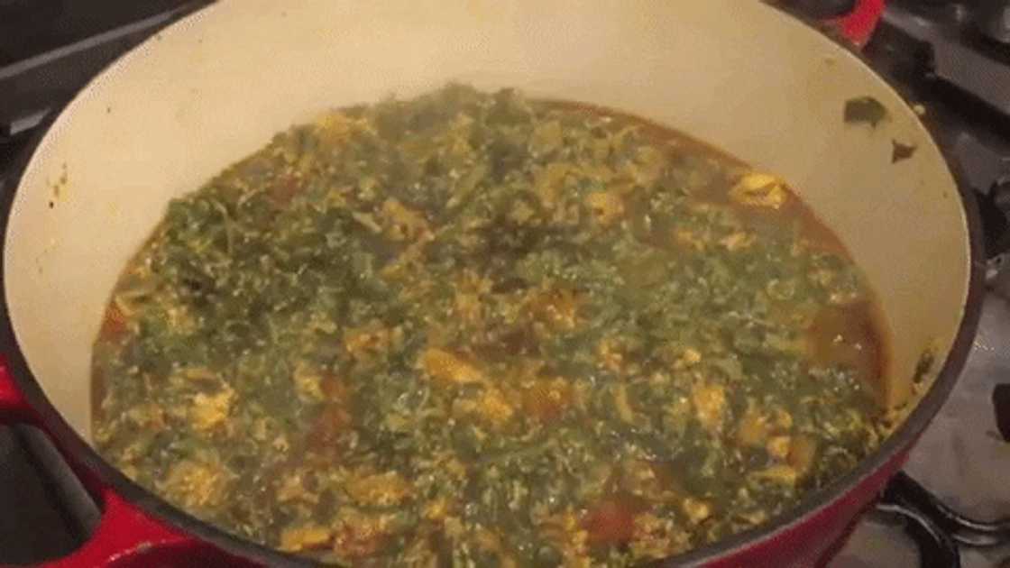 how to prepare Kontomire stew with eggs how to prepare Kontomire stew with eggs