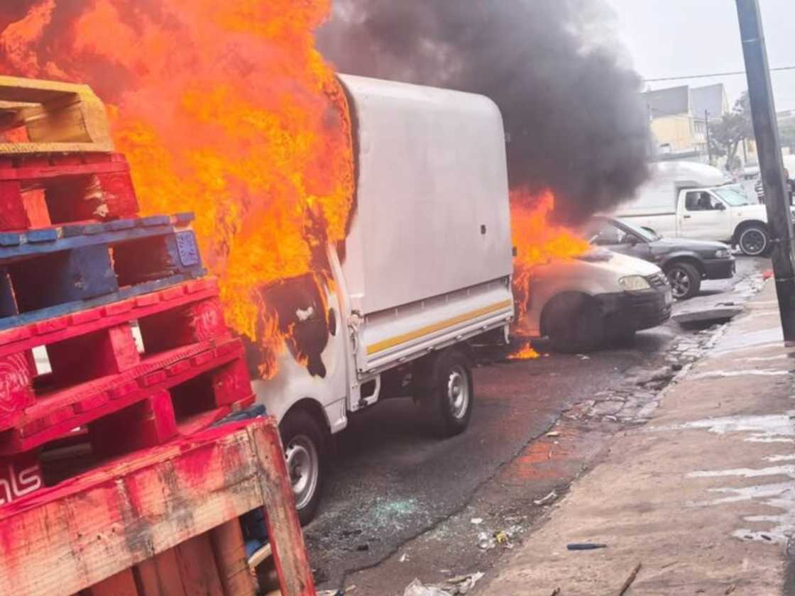 KuGompo City Chaos, Igbo King Protests, South Africa, Nigeria, King Solomon Ogbonna Eziko, East London Violence KuGompo City Chaos, Igbo King Protests, South Africa, Nigeria, King Solomon Ogbonna Eziko, East London Violence