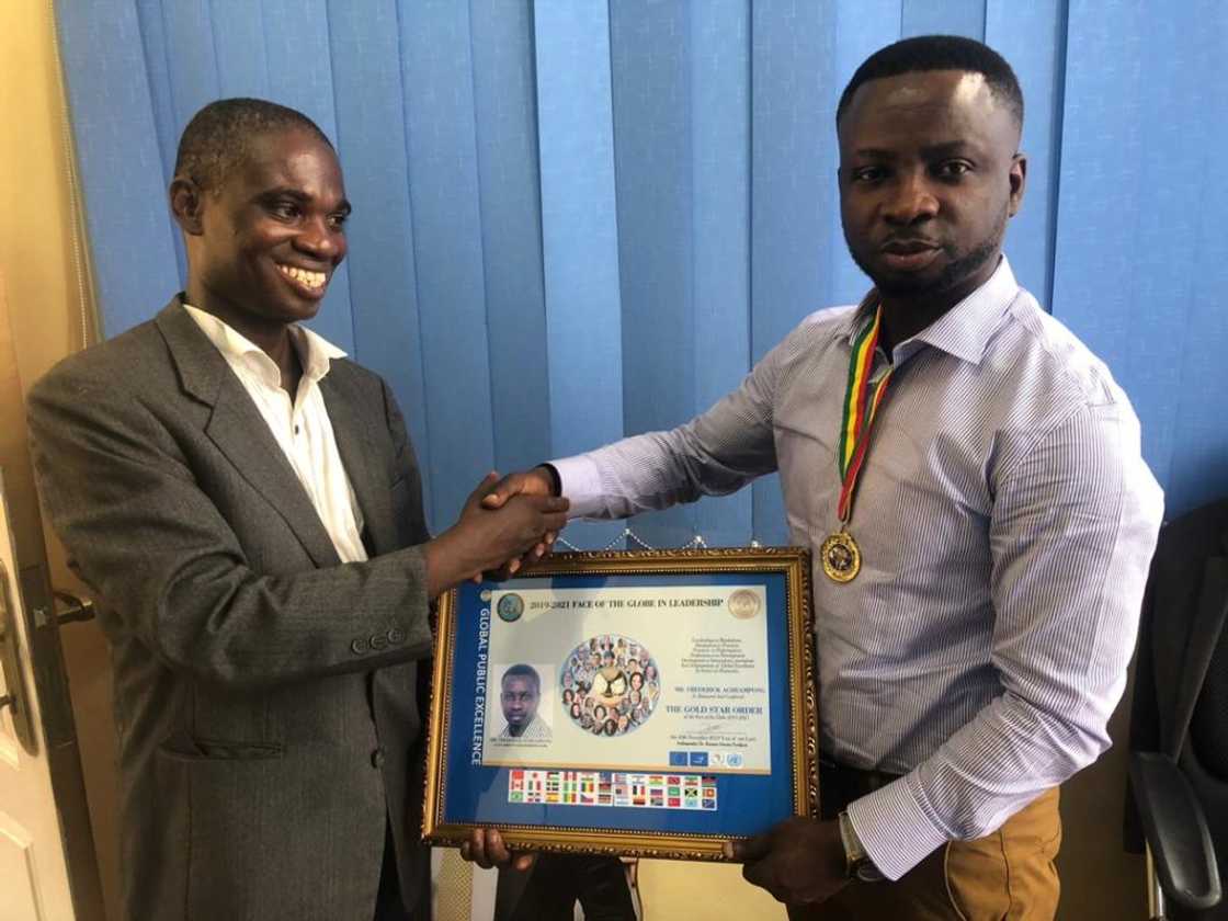 Fake Kofi Annan-UN Awards: Sarkodie, Berla Mundi, D-Black, UG VC and all those 'fooled' by Kwame Fordjour (photos) Fake Kofi Annan-UN Awards: Sarkodie, Berla Mundi, D-Black, UG VC and all those 'fooled' by Kwame Fordjour (photos)