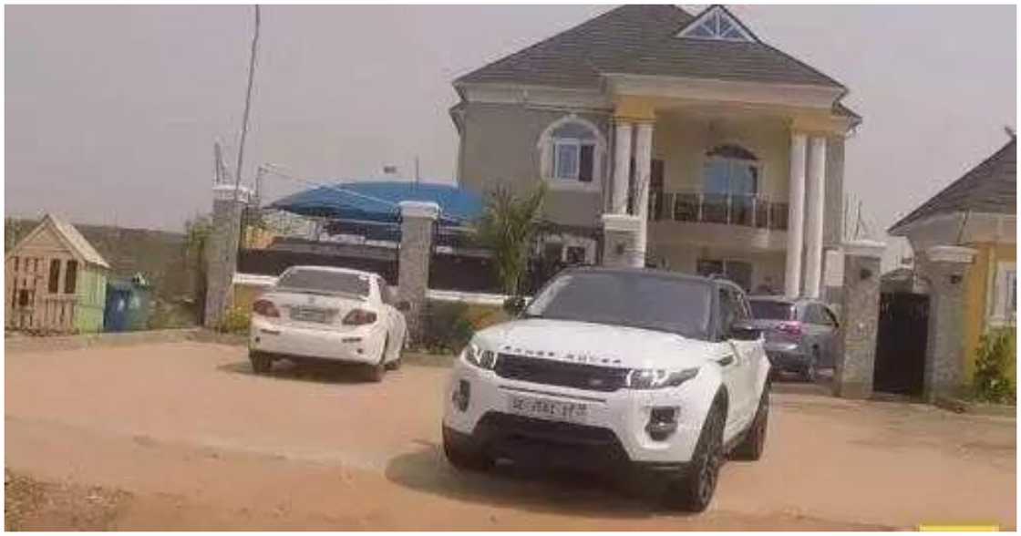Ohemaa Mercy's house with cars parked in front Ohemaa Mercy's house with cars parked in front