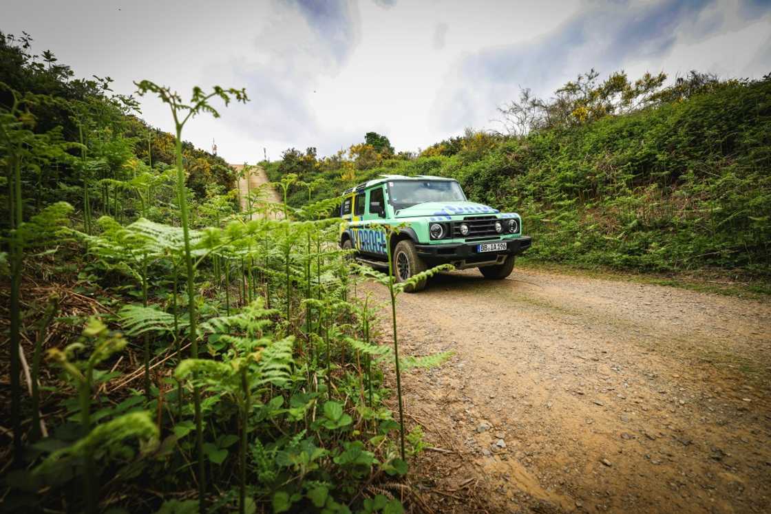 Hydrogen cars work thanks to the cleanest form of the gas combining with oxygen in a fuel cell to generate electricity. The only waste emitted is water vapour. Hydrogen cars work thanks to the cleanest form of the gas combining with oxygen in a fuel cell to generate electricity. The only waste emitted is water vapour.