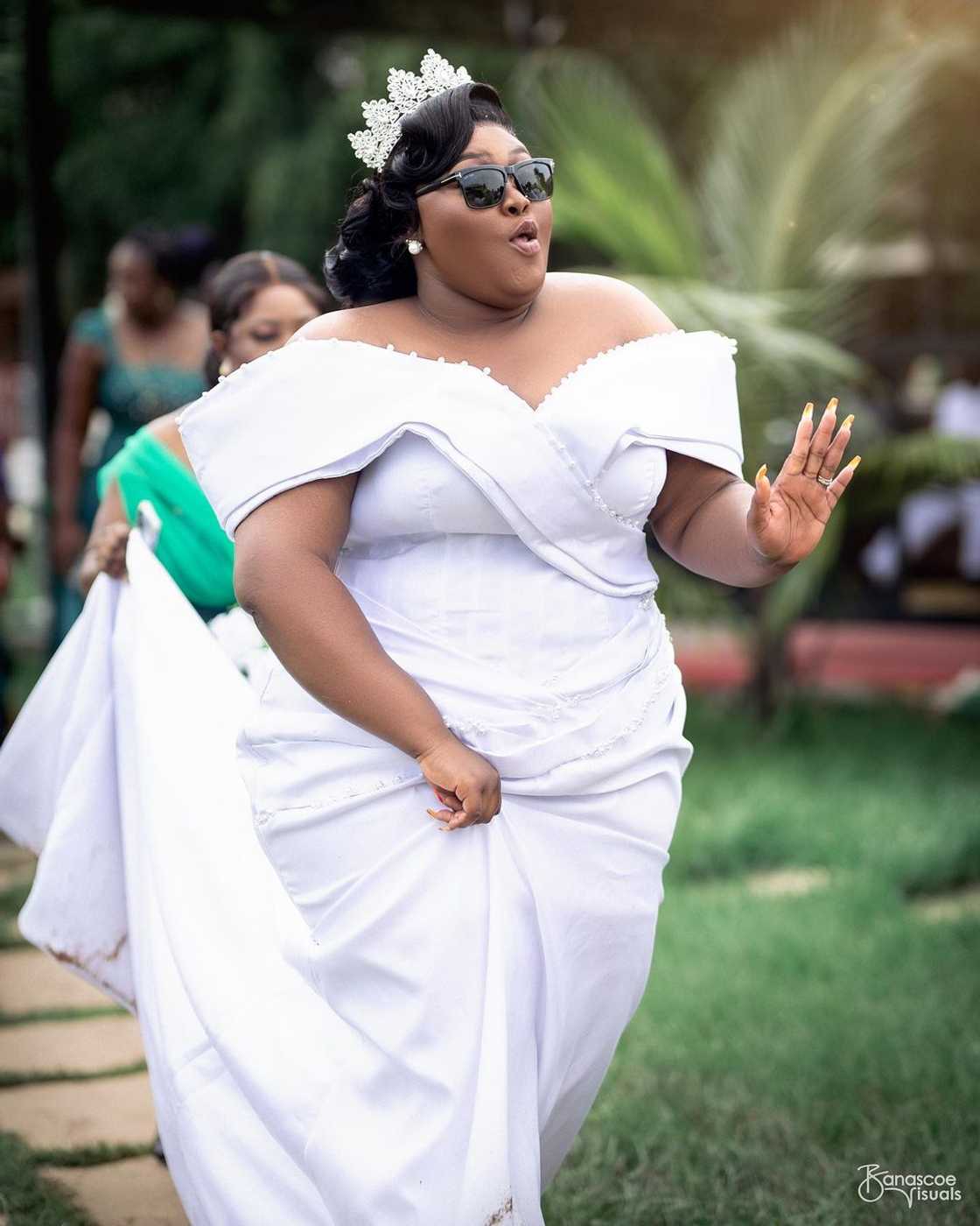 Stunning Photos: Meet The Plus-Size Bride Who Has Taken Over Instagram With Her Wedding Photos Stunning Photos: Meet The Plus-Size Bride Who Has Taken Over Instagram With Her Wedding Photos