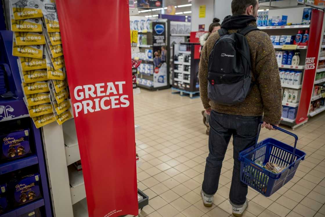 The UK Consumer Prices Index fell to 10.1 percent in January compared with a rate of 10.5 percent in December The UK Consumer Prices Index fell to 10.1 percent in January compared with a rate of 10.5 percent in December