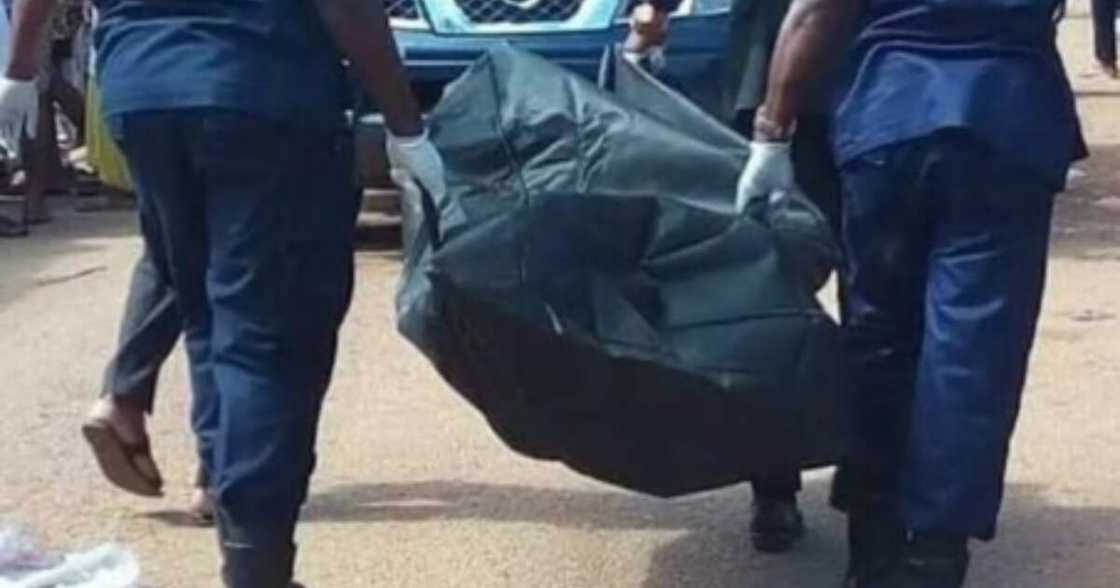 Police in Bono Region allegedly beat suspect to death for throwing stones at banker’s vehicle Police in Bono Region allegedly beat suspect to death for throwing stones at banker’s vehicle