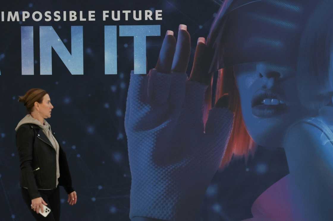 Crowds of techies will descend on Las Vegas this week for the annual CES technology megashow, but one innovation may again fall short of long-held hopes: driverless cars Crowds of techies will descend on Las Vegas this week for the annual CES technology megashow, but one innovation may again fall short of long-held hopes: driverless cars