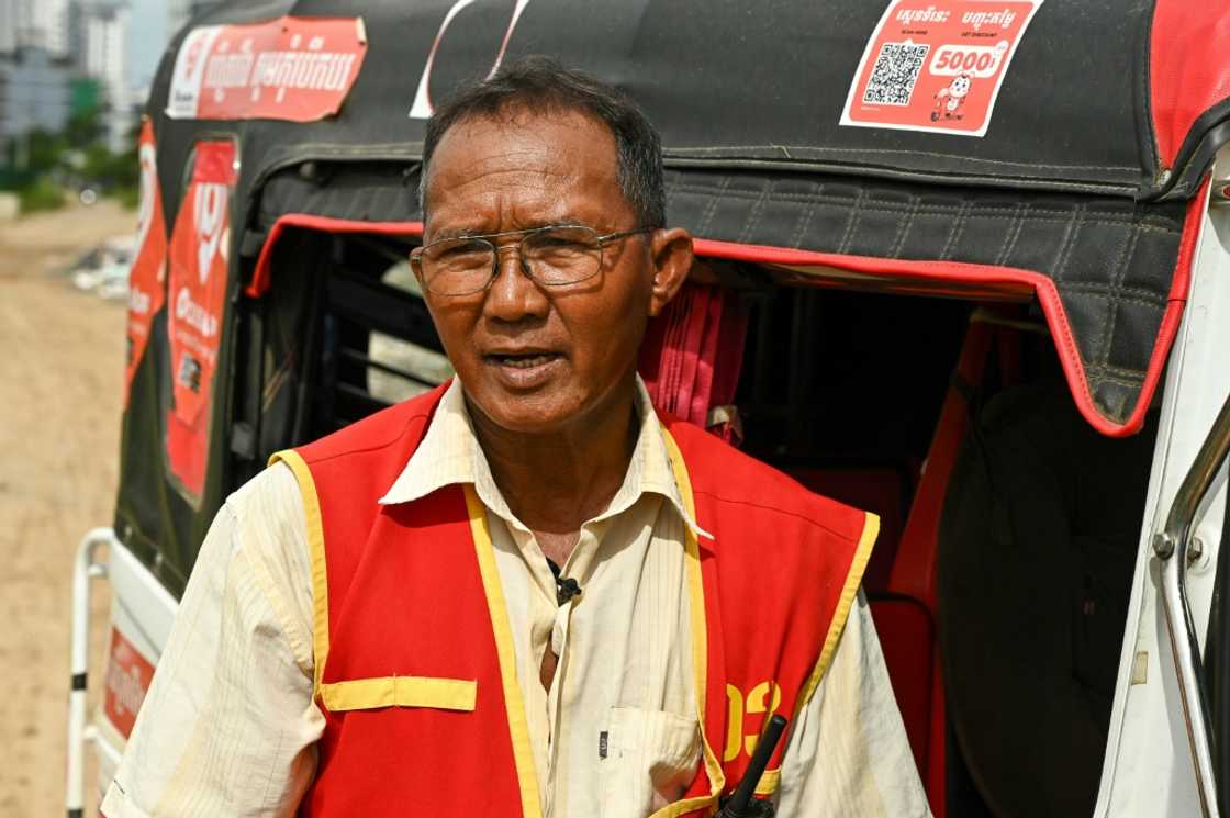 The border closure has badly impacted those earning hand-to-mouth from daily commuters around the land crossing The border closure has badly impacted those earning hand-to-mouth from daily commuters around the land crossing