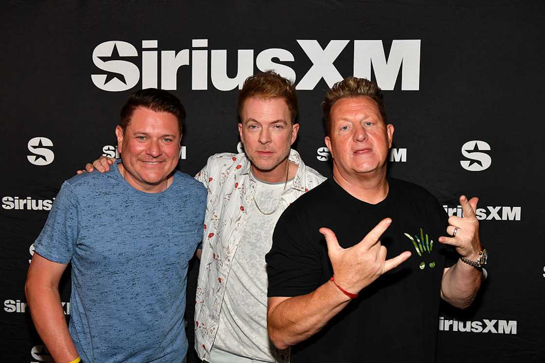 Jay DeMarcus (L), Joe Don Rooney (M), and Gary LeVox (R) Jay DeMarcus (L), Joe Don Rooney (M), and Gary LeVox (R)