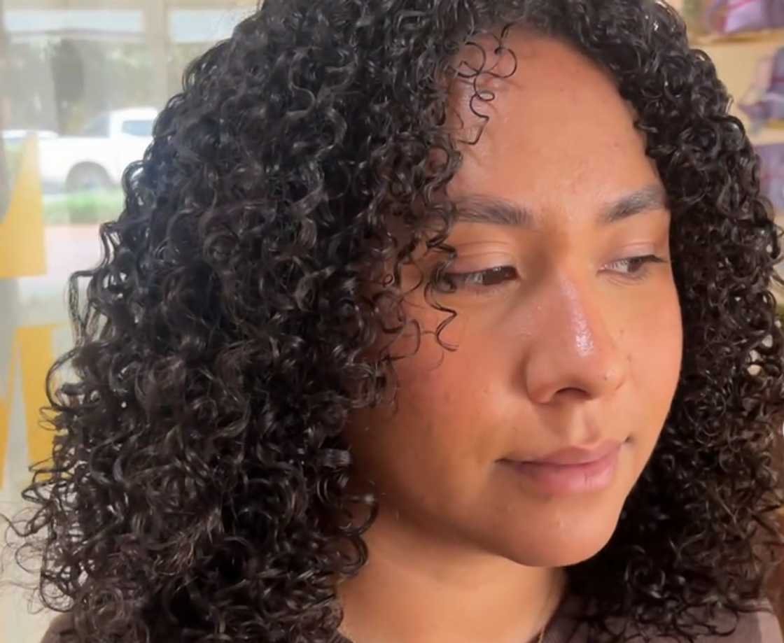 Classic tight curls Classic tight curls