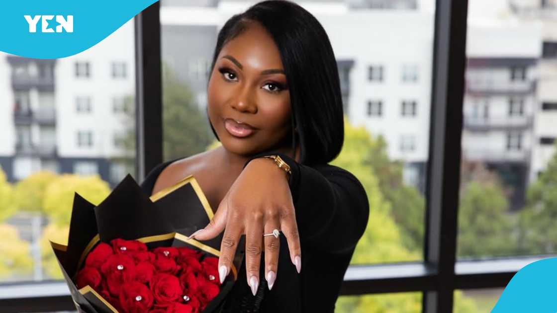 Michael Sarpong Travels Outside, Proposes to Pretty Girlfriend in Romantic US Moment Michael Sarpong Travels Outside, Proposes to Pretty Girlfriend in Romantic US Moment