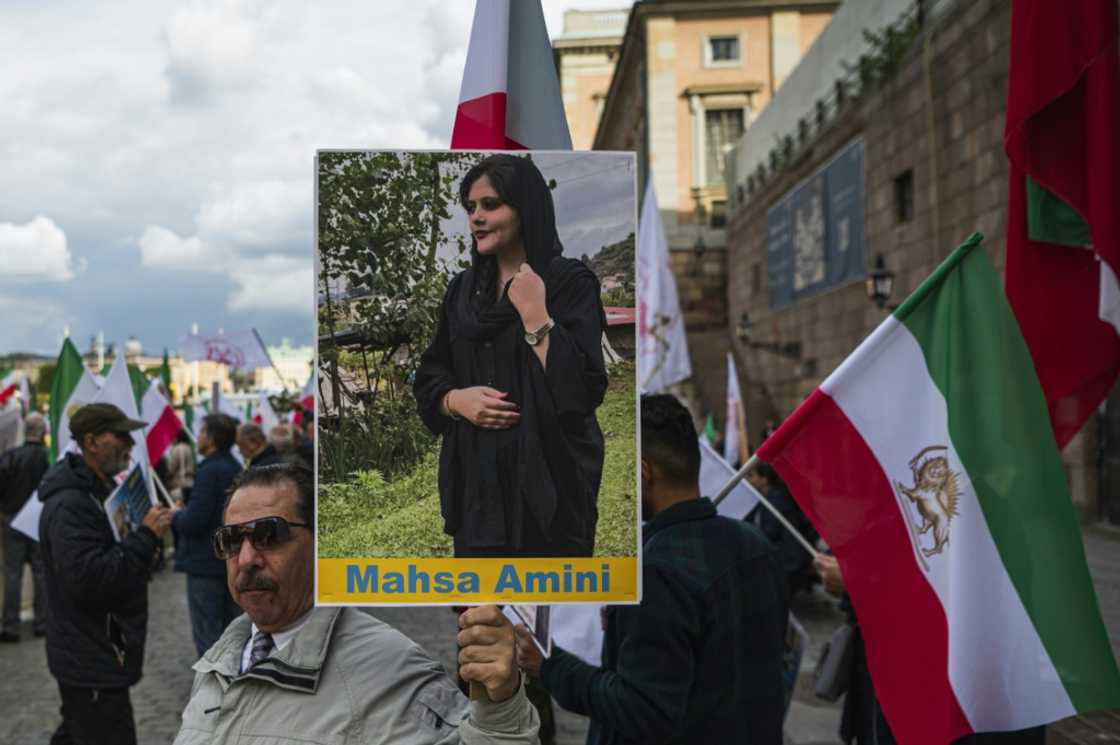 Demostrators on Sergels Torg in the centre of the Swedish capital Stockholm also cut their hair while another group outside the Swedish parliament held up pcitures of those killed Demostrators on Sergels Torg in the centre of the Swedish capital Stockholm also cut their hair while another group outside the Swedish parliament held up pcitures of those killed