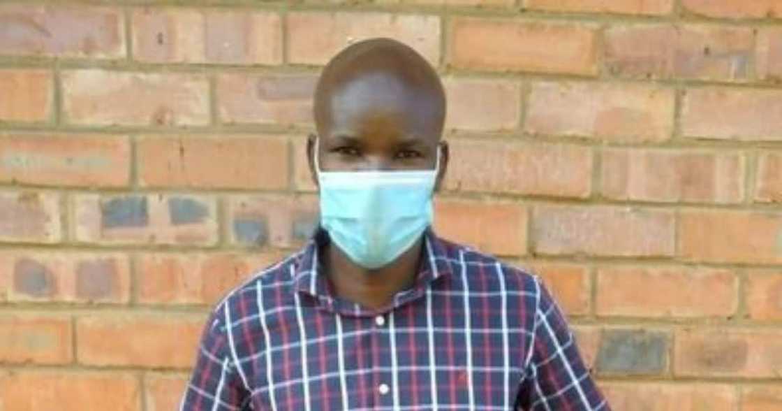 Kind Cop Gets High Praise for Enrolling 2 Neglected Kids in School Kind Cop Gets High Praise for Enrolling 2 Neglected Kids in School