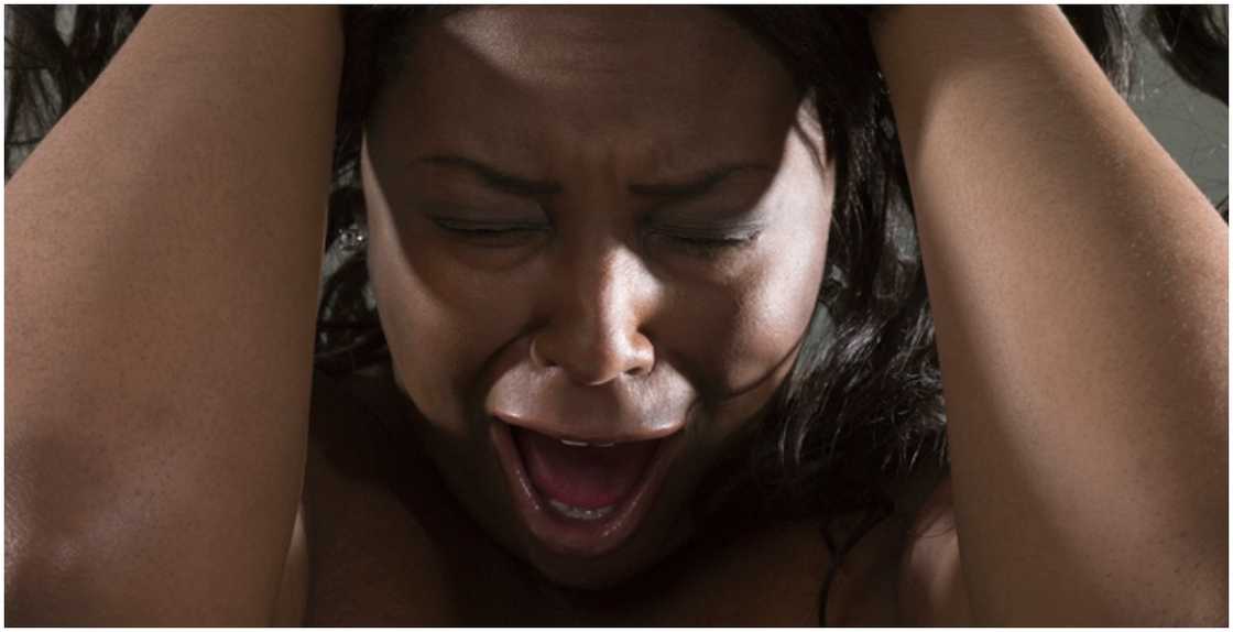 Lady wailing Lady wailing