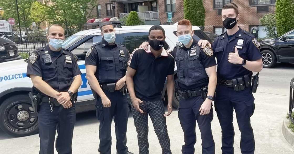 The 'national security' are our friends; Twene Jonas drops picture 'chilling' with US Police The 'national security' are our friends; Twene Jonas drops picture 'chilling' with US Police