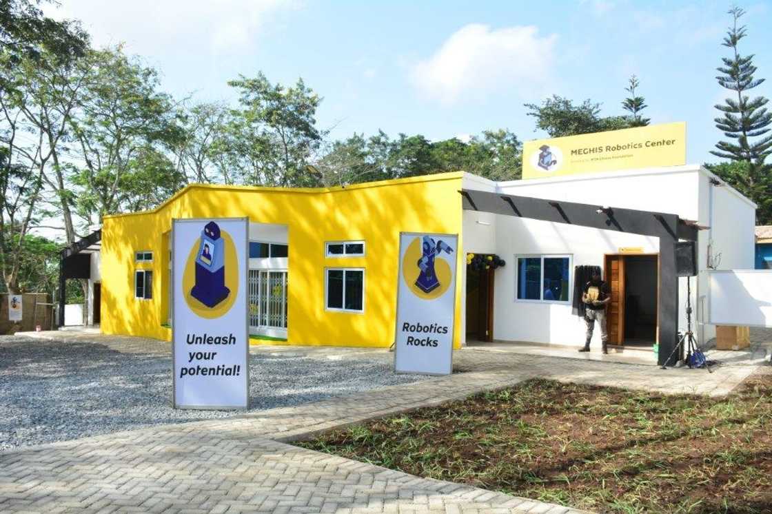 Front view of the Robotics Center at Methodist Girls SHS.