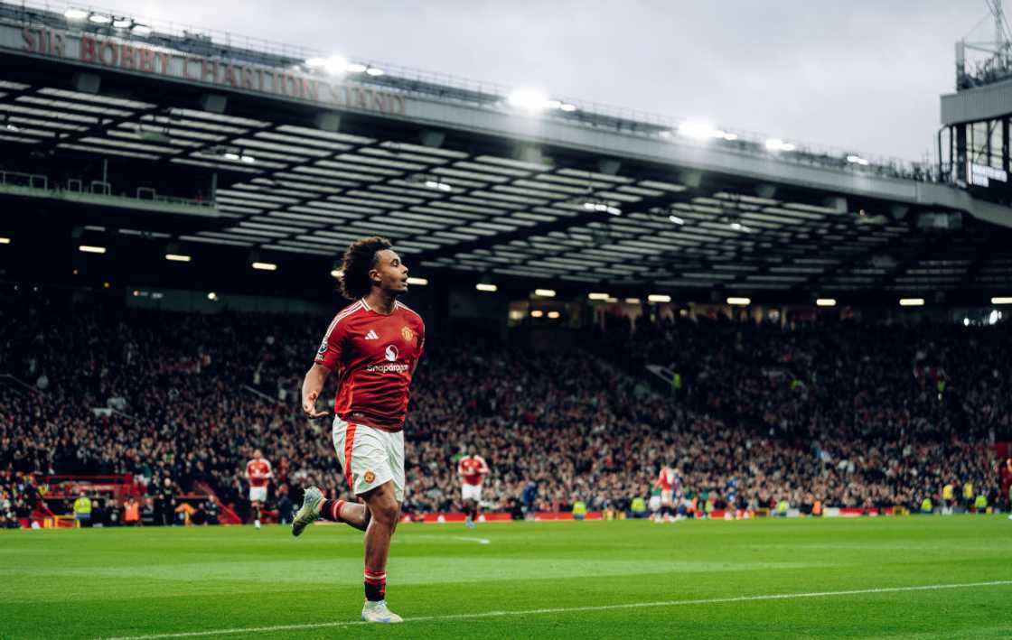 Joshua Zirkzee, Manchester United vs Everton, Kobbie Mainoo, Lisandro Martinez Joshua Zirkzee, Manchester United vs Everton, Kobbie Mainoo, Lisandro Martinez