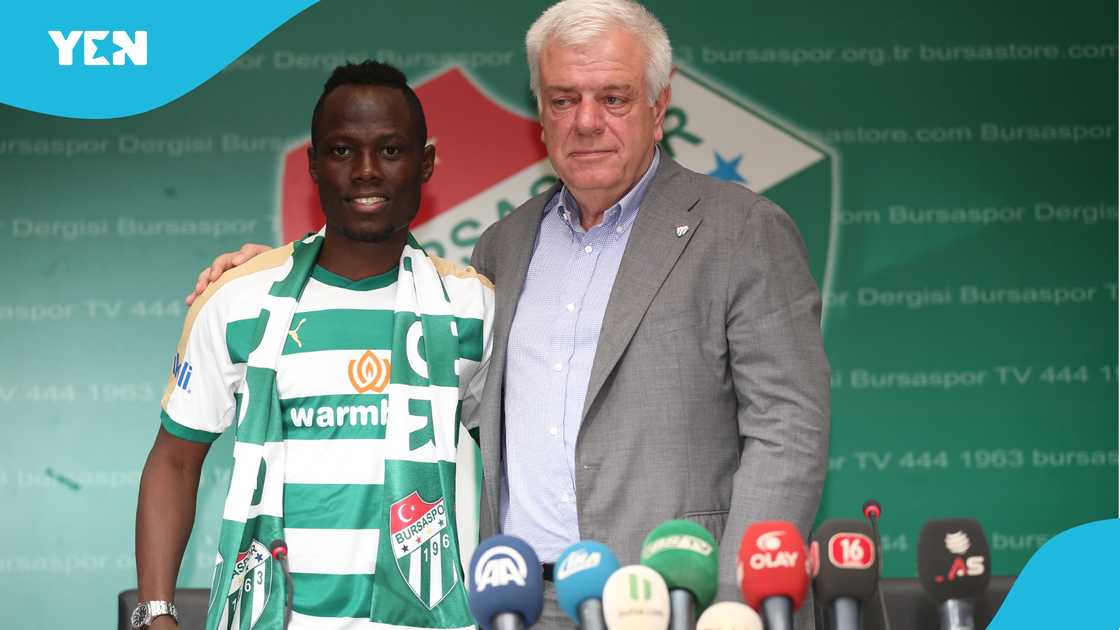 Bursaspor's new signing Ghanaian footballer Emmanuel Badu (L) poses for a photo after signing a contract as Bursaspor President Ali Ay (R) stands near him on August 03, 2017. Badu officially signed a one-year contract Bursaspor's new signing Ghanaian footballer Emmanuel Badu (L) poses for a photo after signing a contract as Bursaspor President Ali Ay (R) stands near him on August 03, 2017. Badu officially signed a one-year contract
