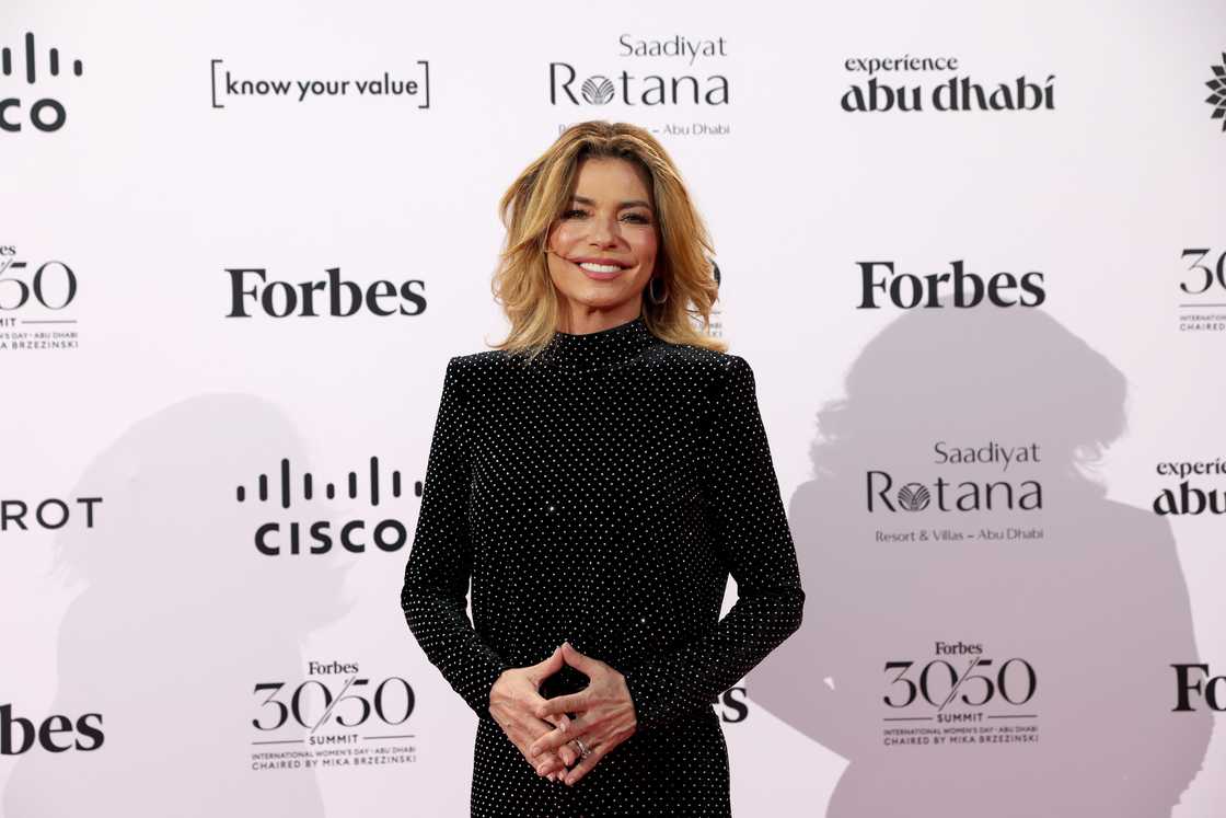 Shania Twain arriving in Abu Dhabi, United Arab Emirates Shania Twain arriving in Abu Dhabi, United Arab Emirates