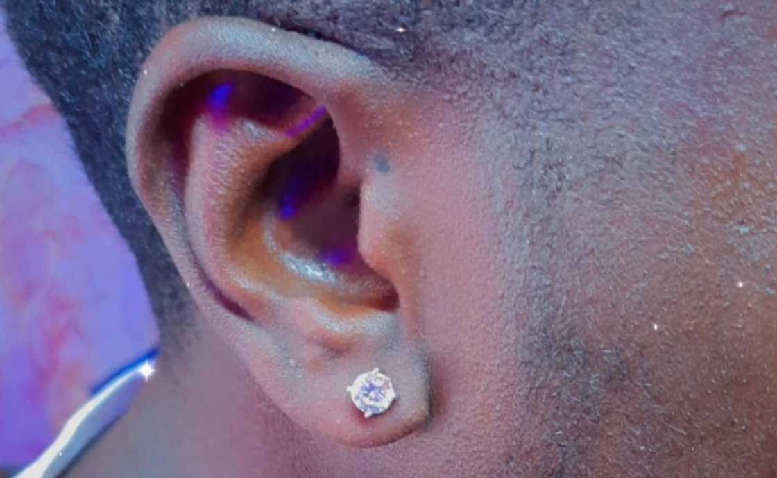 Right ear piercing Right ear piercing