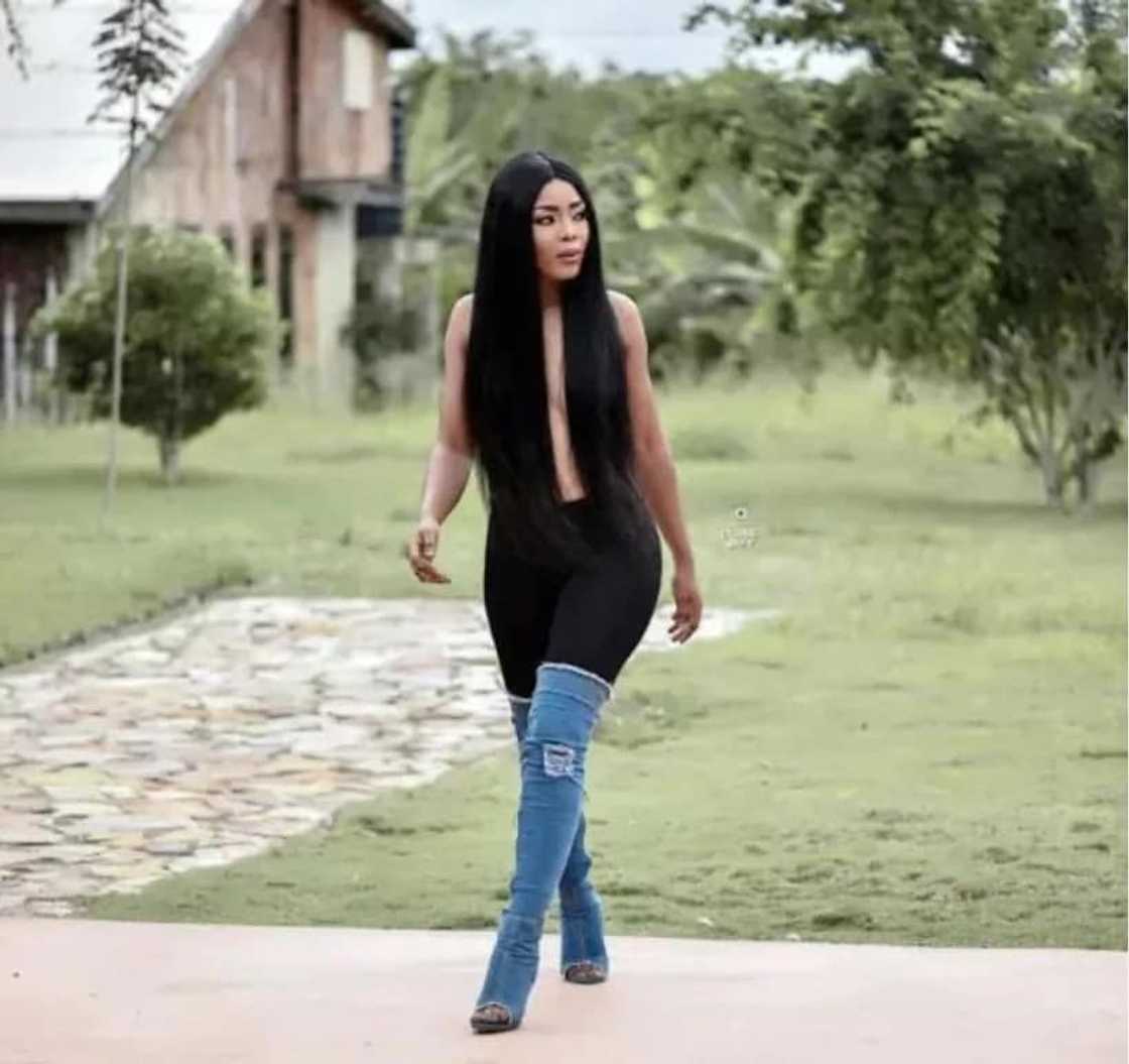 Actress Baby Blanche goes without clothing Actress Baby Blanche goes without clothing