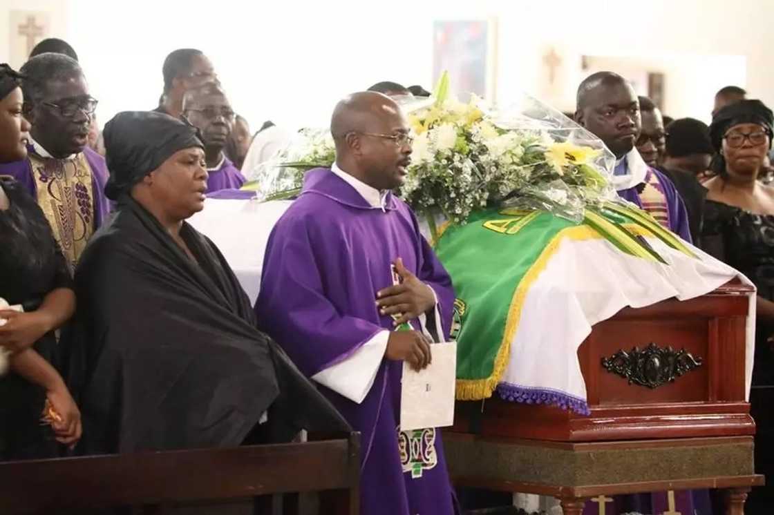 All the heartbreaking photos from actor, Kofi Bucknor’s funeral