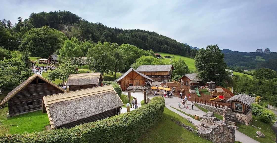 List of cities in Austria
List of popular cities in Austria
List of names of cities in Austria
States in Austria List of cities in Austria
List of popular cities in Austria
List of names of cities in Austria
States in Austria