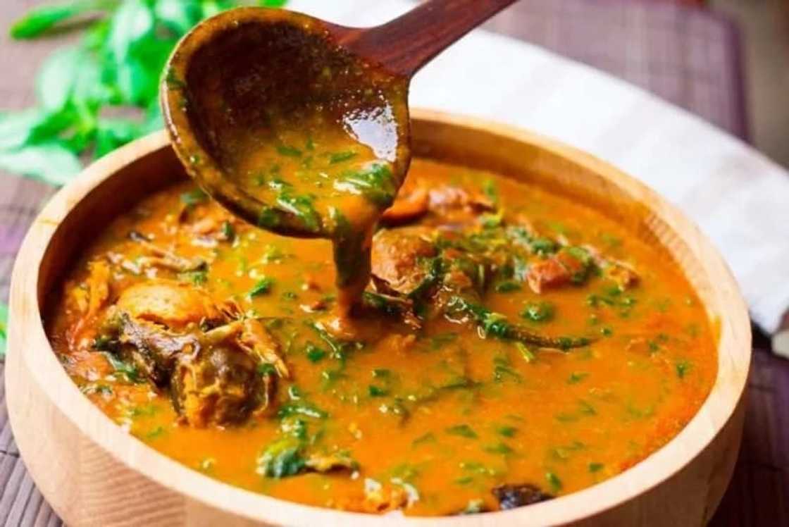 How to prepare groundnut soup in Ghana