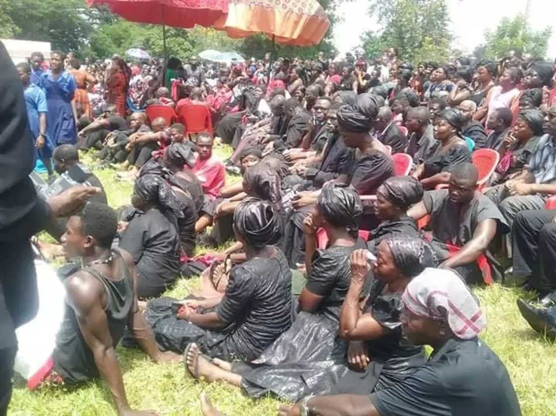Mampong fire victims laid to rest Mampong fire victims laid to rest