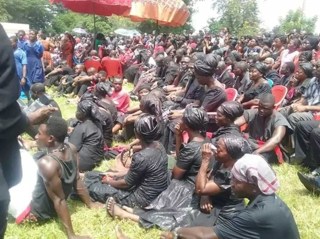 Mampong fire victims laid to rest