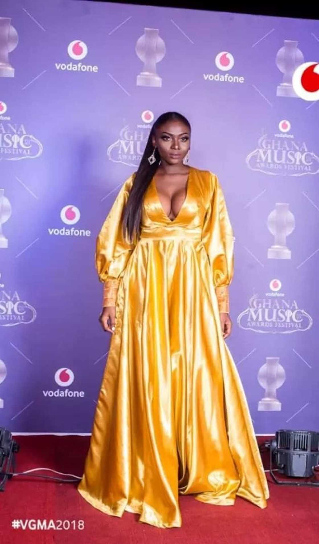 'Braless' celebrities spotted at the 2018 VGMA 'Braless' celebrities spotted at the 2018 VGMA