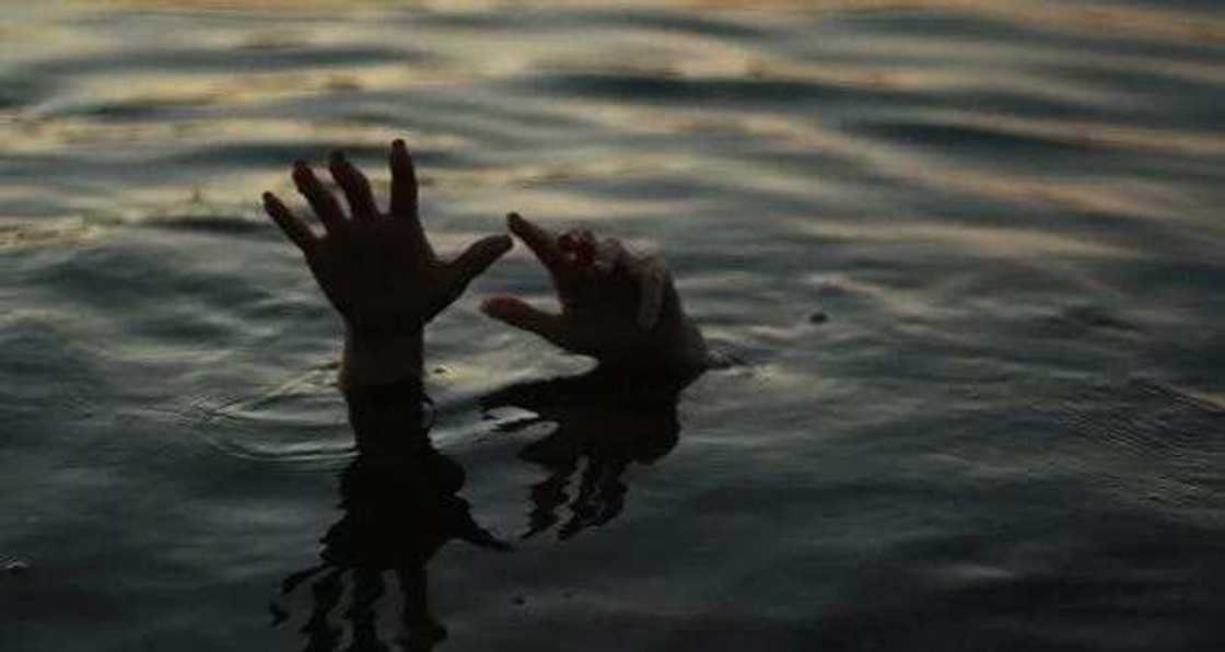 A photo showing someone who has drowned