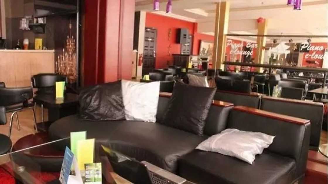 Accra's top 10 live band venues Accra's top 10 live band venues