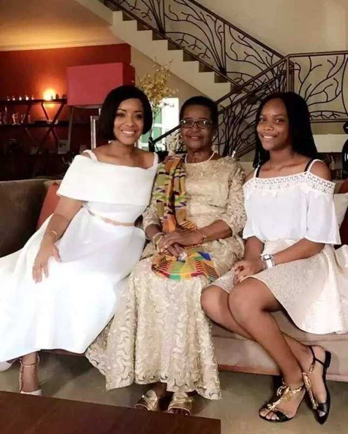 Joselyn Dumas and daughter
Photos of Joselyn Dumas
Joselyn Dumas parents
Joselyn Dumas husband