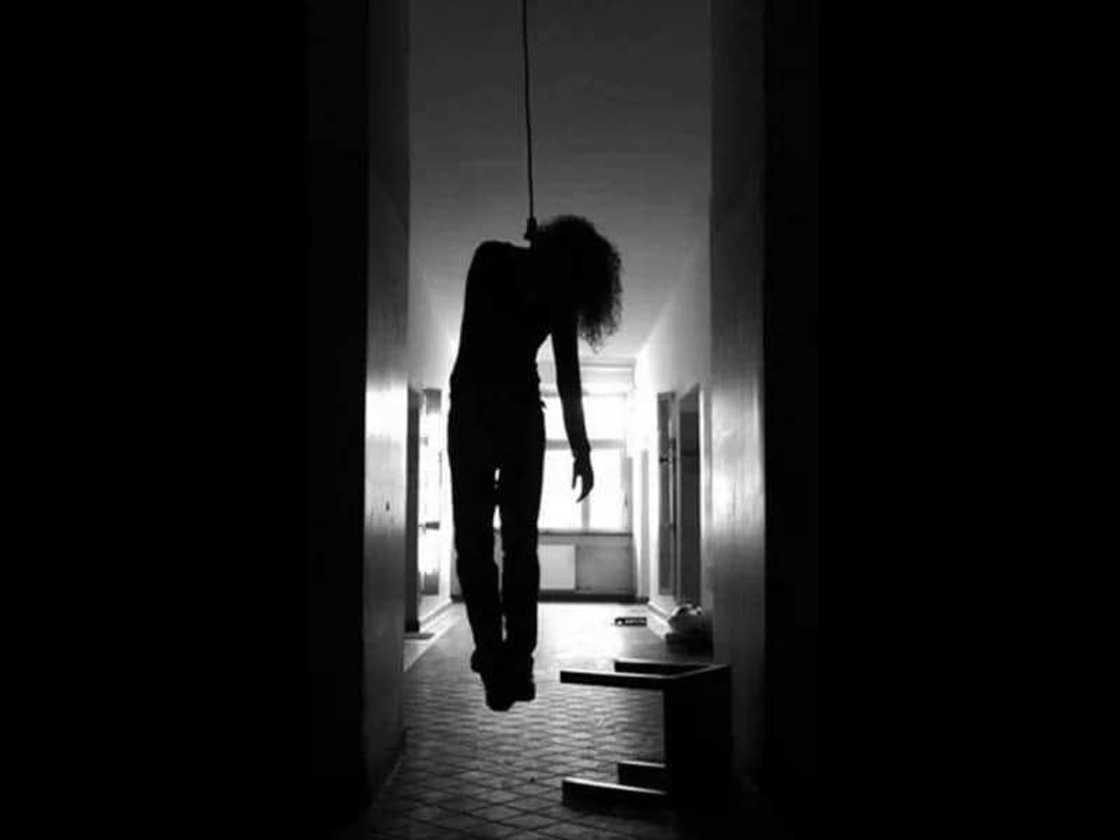 Girl hangs herself after dreaming of burying herself the night before
