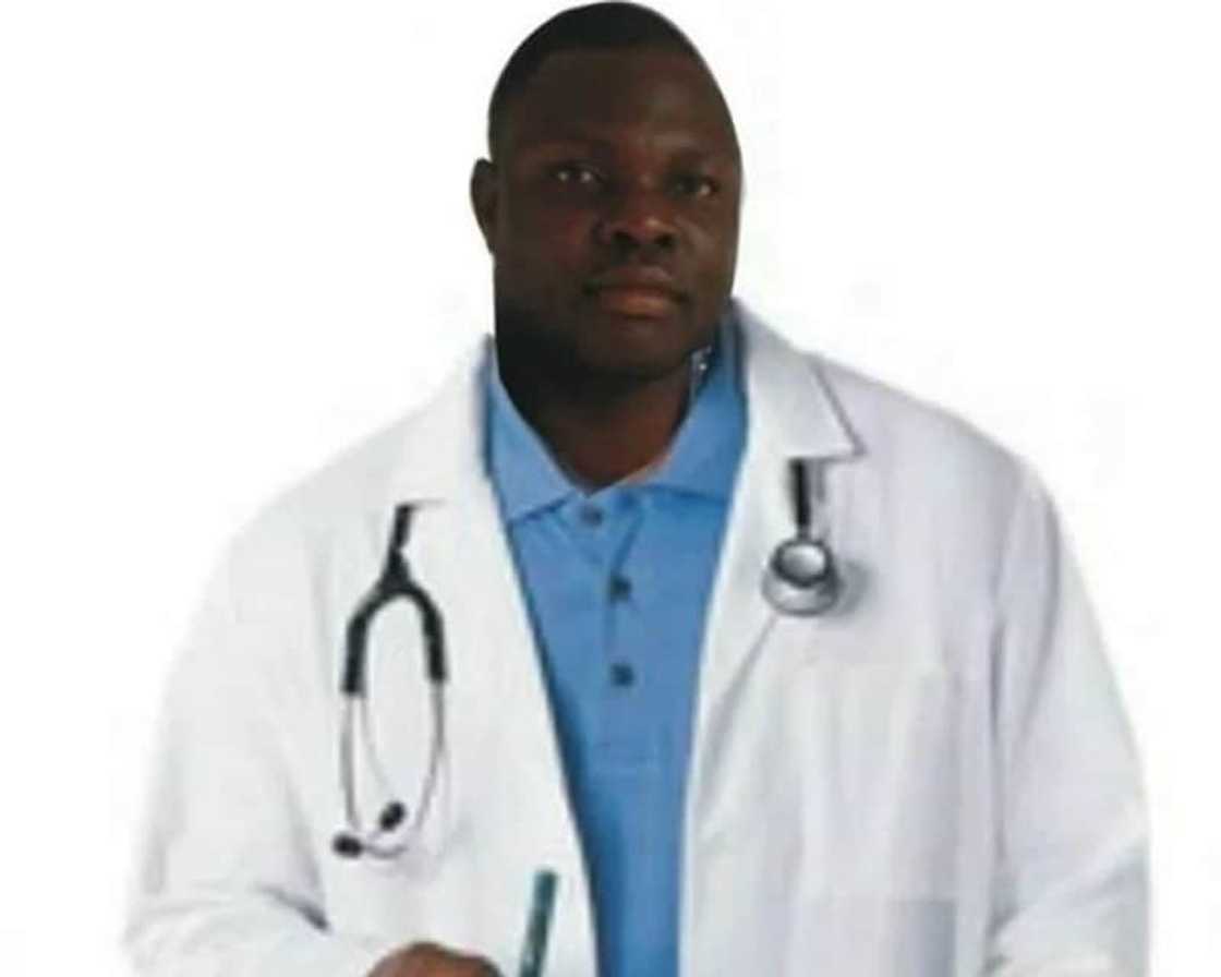 Fake doctor arrested in GH¢60,000 recruitment scam at Kpong Fake doctor arrested in GH¢60,000 recruitment scam at Kpong